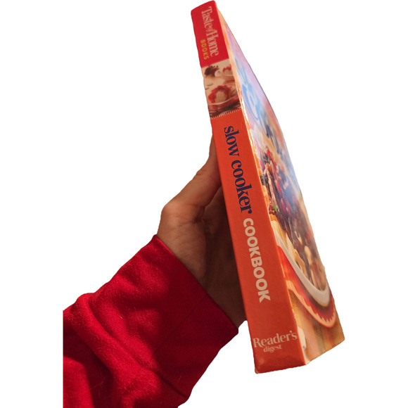 Taste of home slow cooker cookbook 9781617653544 reader's digest - Picture 5 of 8